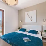 With Parking Space Rabac, Labin - 3011 Apartment